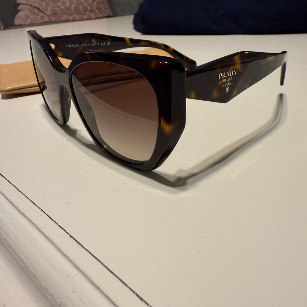 Sold on other Acct. Prada Brown Tortoise Sunglasses SPR19Z